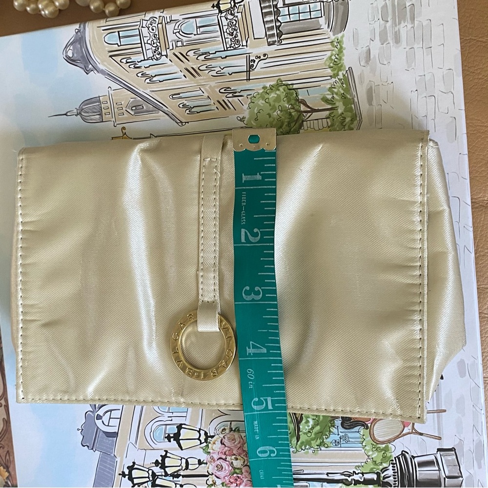 Bvlgari Ivory Satin Clutch Emirates Toiletries Amenity Pouch with Logo Gold Ring - Picture 15 of 15
